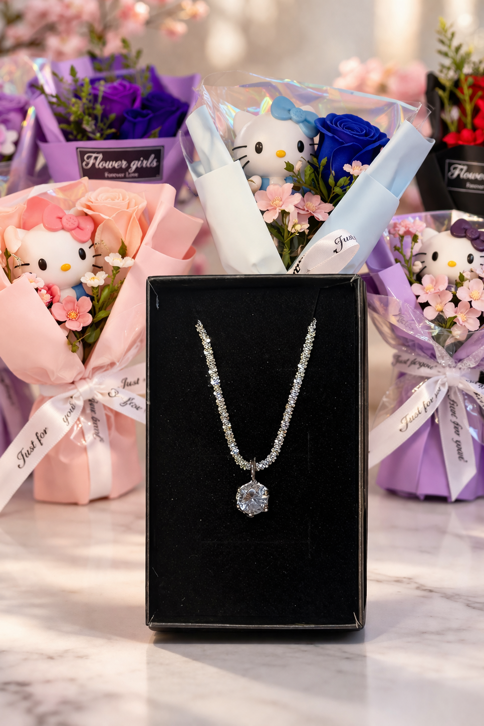 Crystal Modekette + Gratis Rosenstrauß