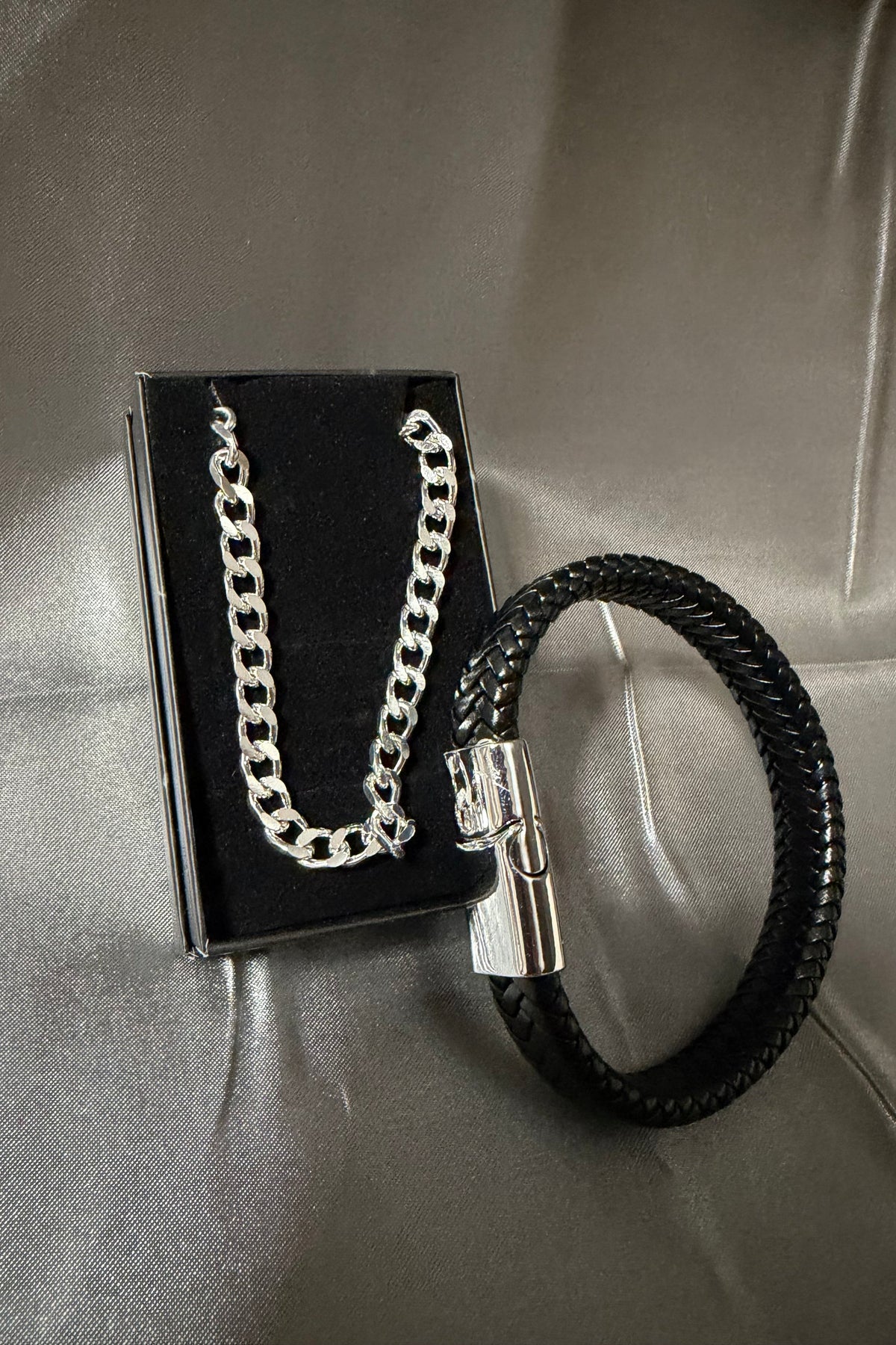 Noir 925 versilberte Kette + Gratis schwarz Lederarmband
